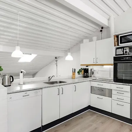 In With 2 Bedrooms And Wifi