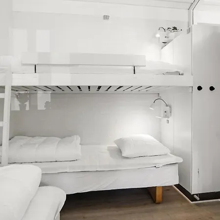 In With 2 Bedrooms And Wifi